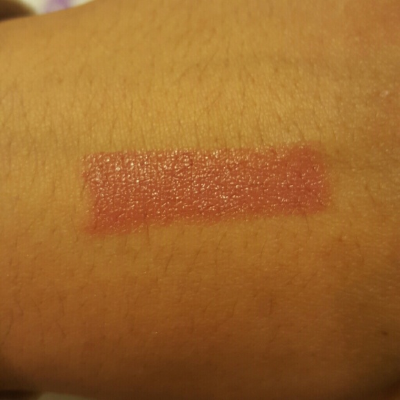 NYX Black Label Lipstick - Picture 2 of 4