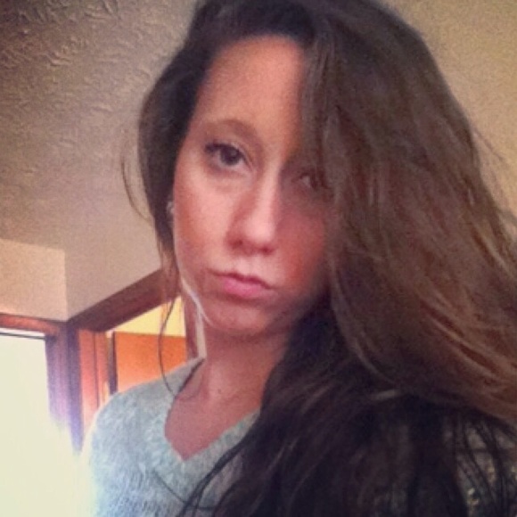 Meet your Posher, Macy - Picture 1 of 1