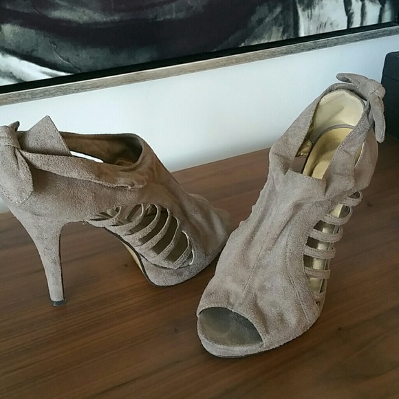 Taupe heel - SOLD - Picture 3 of 4