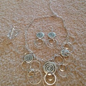 Silver and black jewelry set