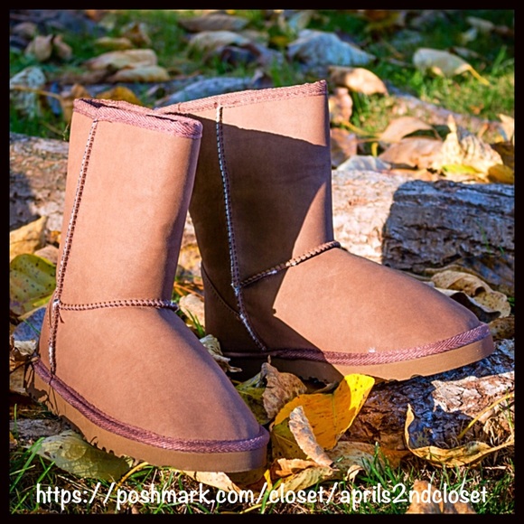 ❌SOLD Brown Boots Vegan Shearling Lined - Picture 3 of 4