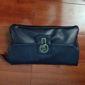 Side bag clutch with extra straps