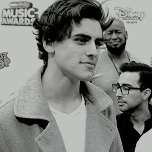 Meet your Posher, Maya