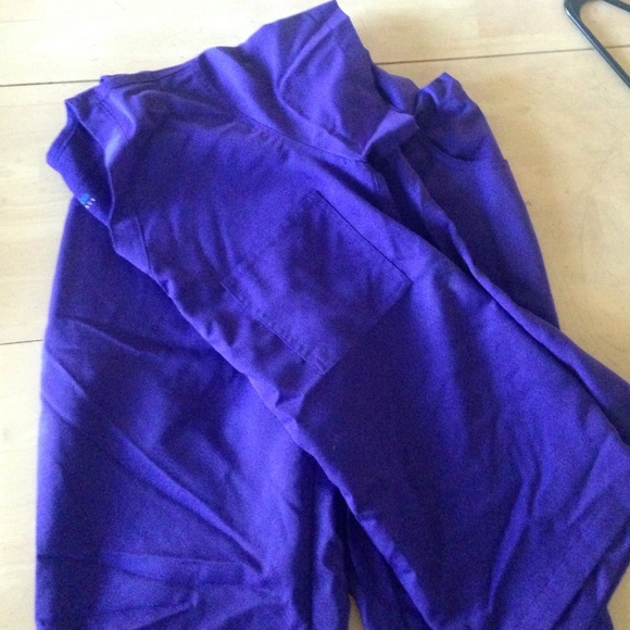 ❌SOLD❌Dark purple medical scrub top & bottom set