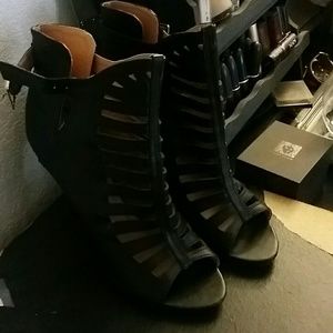 Brand new black heels