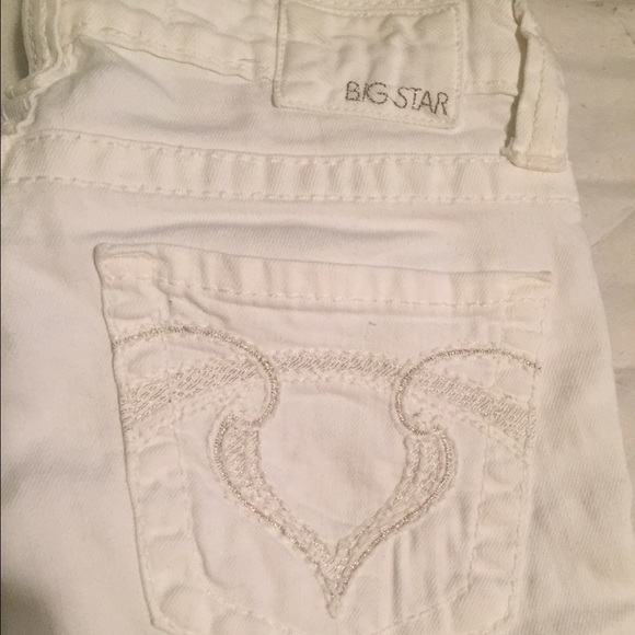 White big star straight leg crop Capri pant