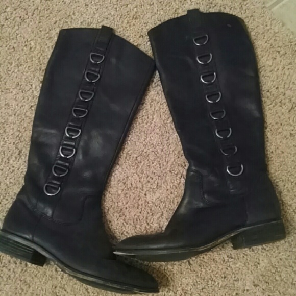 Size 7 1/2 M real leather LOFT  black boots.
