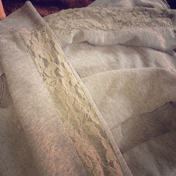 Hollister pull over hoodie W/ lace sleeves:)