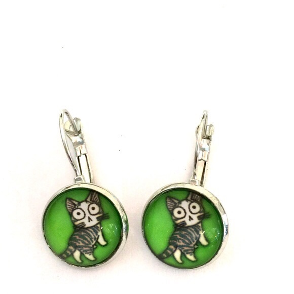 Jewelry - Green cat earrings