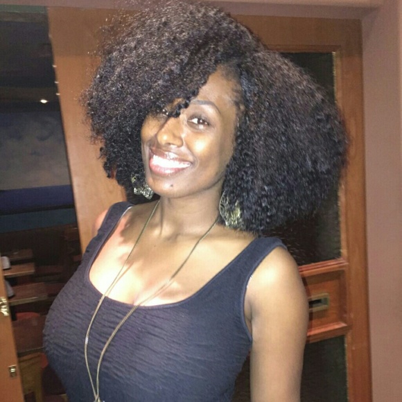 Meet your Posher, Tia - Picture 2 of 4