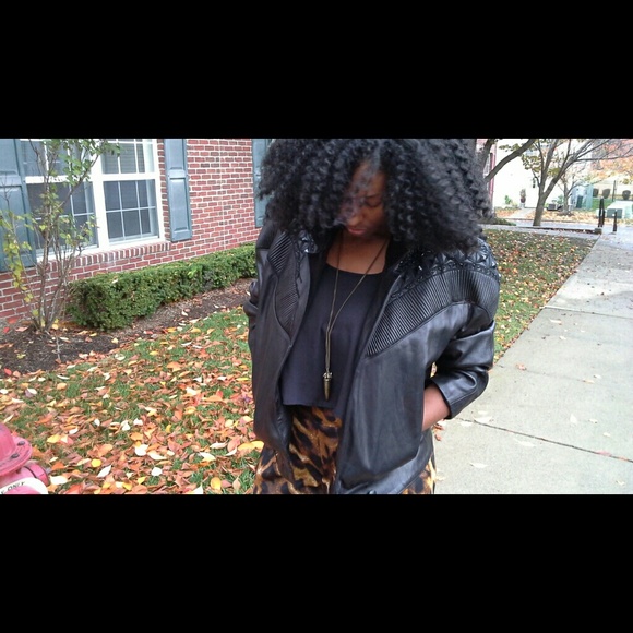 Meet your Posher, Tia - Picture 4 of 4