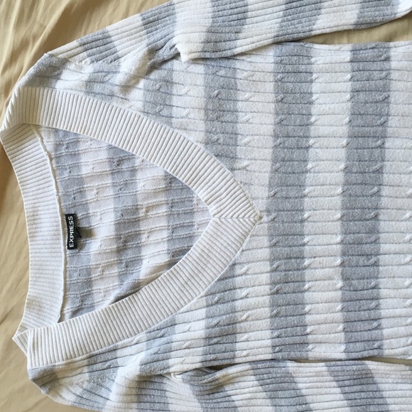 Long sleeve V-Neck Express