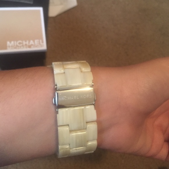 Brand new Michael Kors Woman\'s Watch