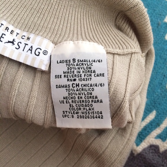 Small sleeveless turtleneck - Picture 2 of 3