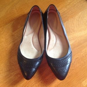 Naturalizer black leather flats