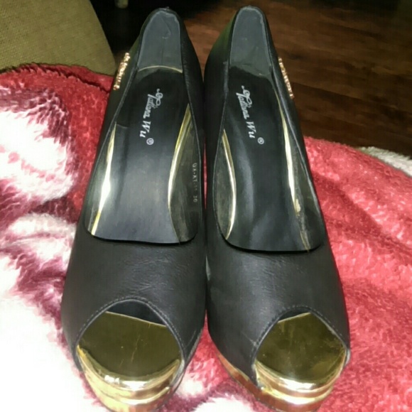 HEELS