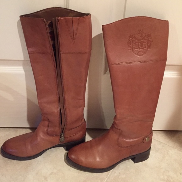 Etienne Aigner Boots