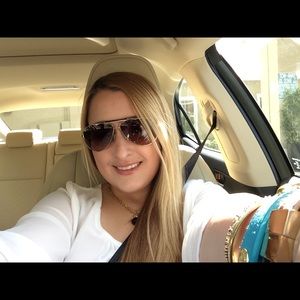 Meet your Posher, Maria