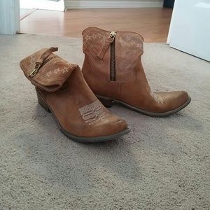 Boutique 9 Cowboy boot