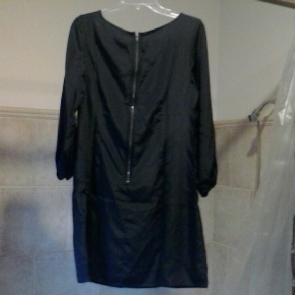 Black sheath dress w/shoulder details - Picture 3 of 4