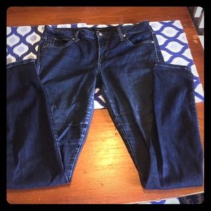 Bebe jeans. Dark denim skinny