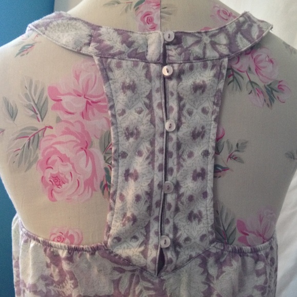 SOLD American Eagle // Floral Loose Tank Top - Picture 3 of 4