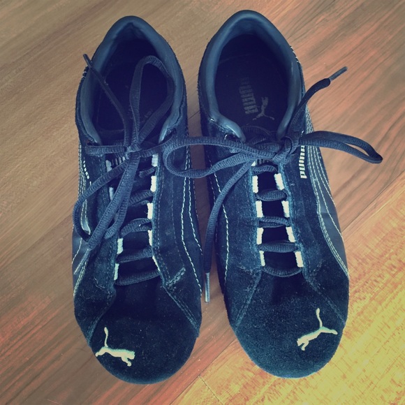 Black and white suede puma sneakers