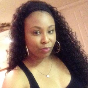 Meet your Posher, Monica