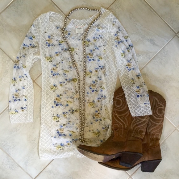 See thru adorable stretch Top- boutique purchased