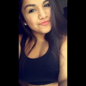 Meet your Posher, Danielle