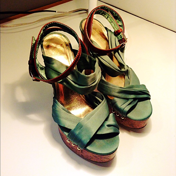 H&M Green Strappy Platfroms
