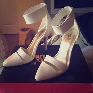 new in box white heels