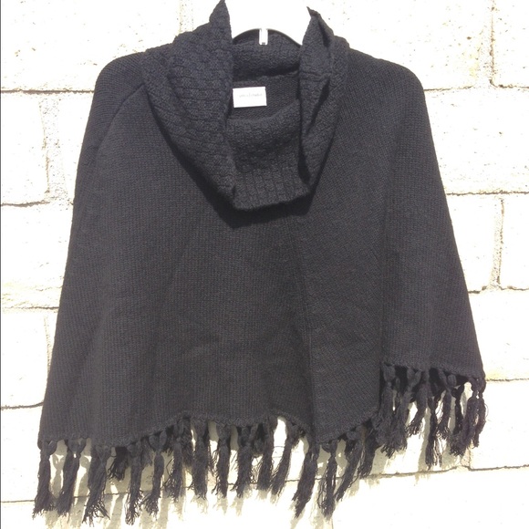 Black cashmere poncho by Sutton | Studio