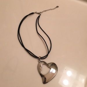 🔥FREE WITH ANY PURCHASE🔥Silver Heart Necklace