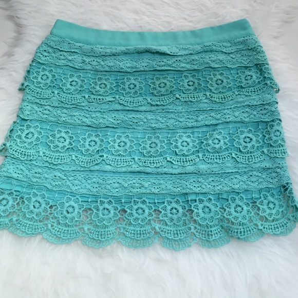 Teal Lace skirt size M (but fits like S)