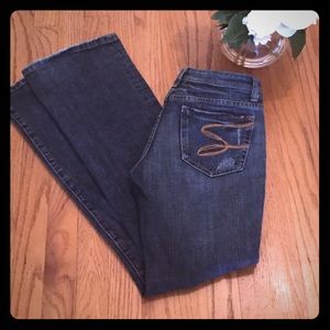 Seven jeans.  Size 27.