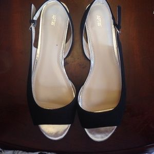 Apt 9 brand new black flats