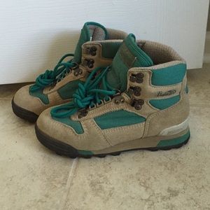Vasque vintage hiking boots biege & green details