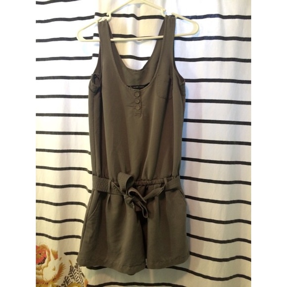 New York & Company gray romper