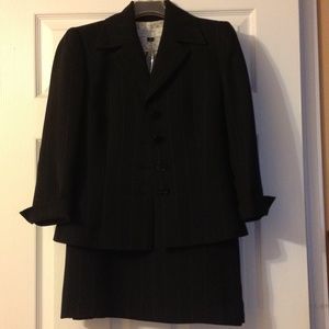 NWOT Tahari Suit