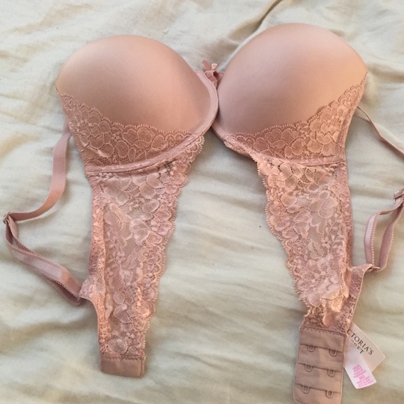 V.s 36 d bra with tags