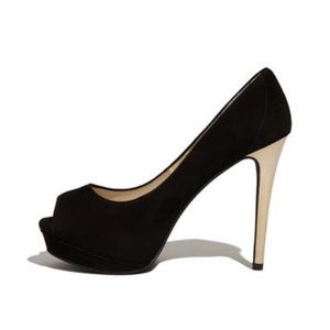 ‼️HOST PIC‼️GOLD HEEL Michael Kors Blk Suede HEELS