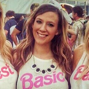 Meet your Posher, Laina