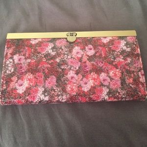 Cute Urban Outfitters floral wallet