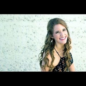 Meet your Posher, Cami