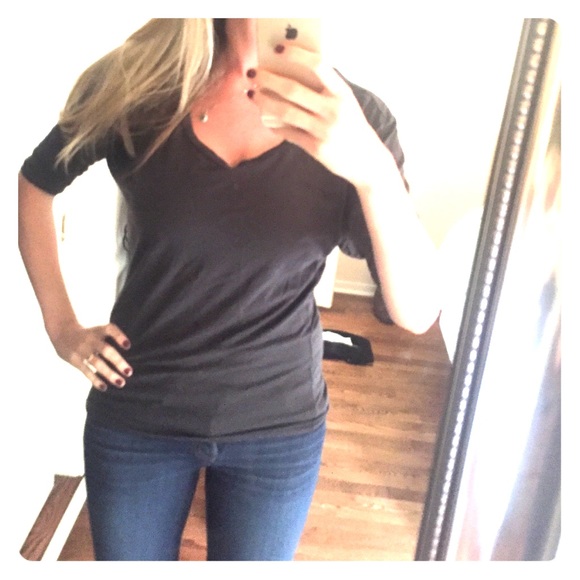 Gap simple gray shirt