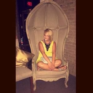 Meet your Posher, Tabitha