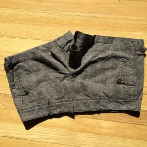 🍀 AE tan with blue stripe plaid shorts