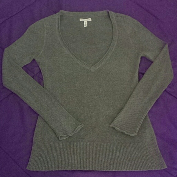 Gray V-Neck Sweater! Super cute!