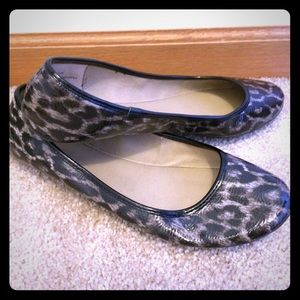 Kenneth Cole slip gloss flats